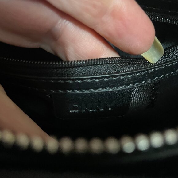 DKNY Avelle Small Crossbody Faux Leather Purse Bag (No Stachel Handles) Unused - Picture 3 of 16